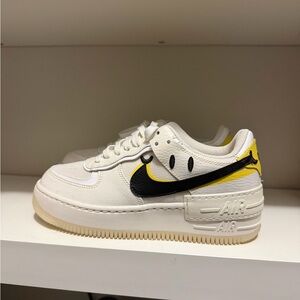 Nike Air Force 1 Go The Extra Mile Yellow Women’s 7.5M Brand New Never Worn